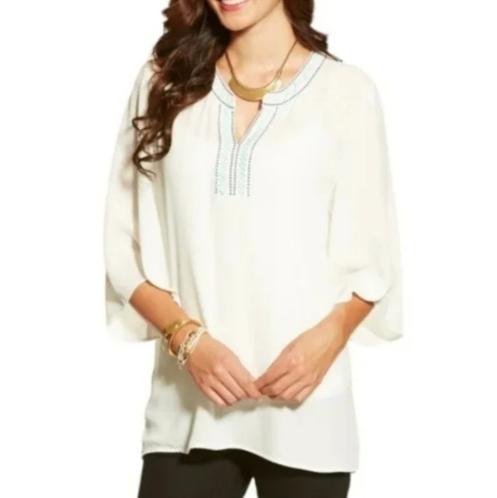 Ariat Victoria Embroidered V-Neck Tunic Blouse